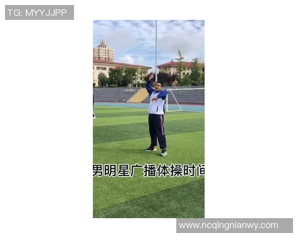 足球明星与碳酸饮料的奇妙搭配引发热议健康与运动的完美平衡探讨 足球明星与碳酸饮料的奇妙搭配引发热议健康与运动的完美平衡探讨