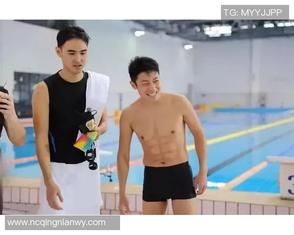 足球场上的肌肉魅力露腹肌的明星球员们展现力量与风采