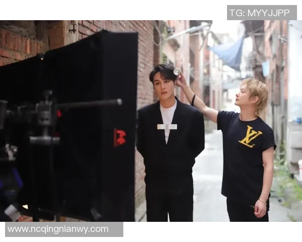 足球明星福清女友最新照片曝光引发热议网友纷纷点赞评论不断